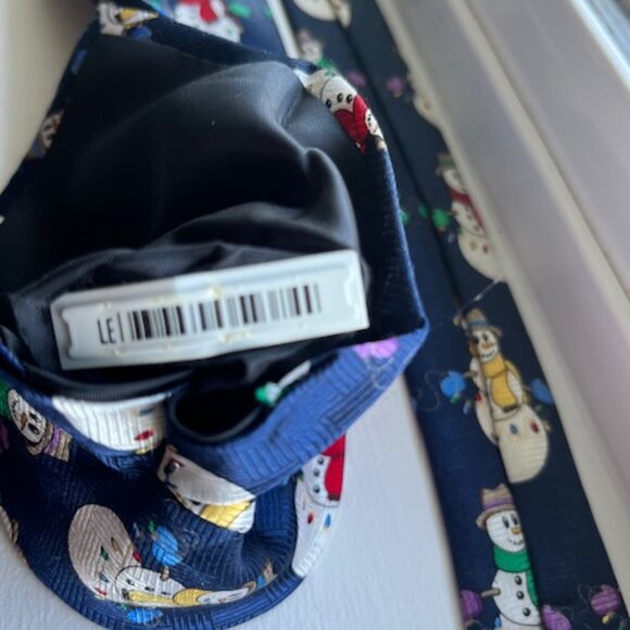 Snowman Xmas theme necktie. - Picture 3 of 3